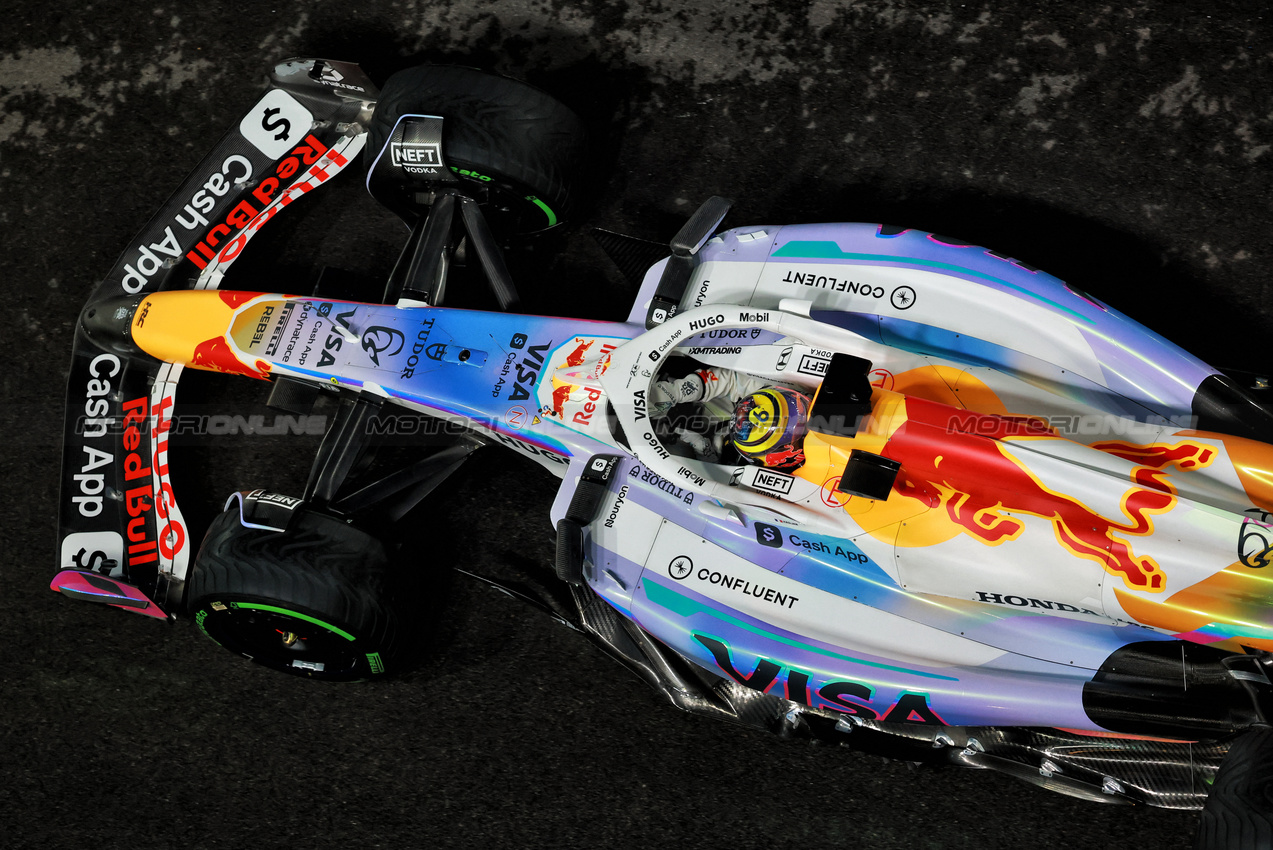 GP LAS VEGAS, Isack Hadjar (FRA) Racing Bulls VCARB 02.
21.11.2025. Formula 1 World Championship, Rd 22, Las Vegas Grand Prix, Las Vegas, Nevada, USA, Qualifiche Day.
- www.xpbimages.com, EMail: requests@xpbimages.com © Copyright: Moy / XPB Images