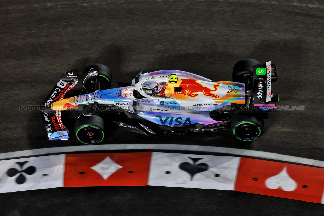 GP LAS VEGAS, Liam Lawson (NZL) Racing Bulls VCARB 02.
21.11.2025. Formula 1 World Championship, Rd 22, Las Vegas Grand Prix, Las Vegas, Nevada, USA, Qualifiche Day.
- www.xpbimages.com, EMail: requests@xpbimages.com © Copyright: Moy / XPB Images