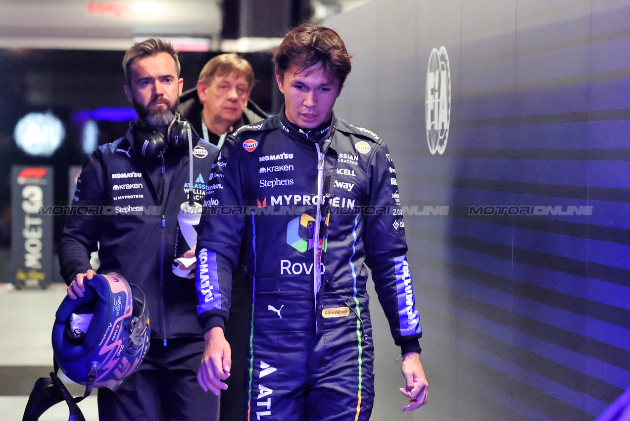 GP LAS VEGAS, Alexander Albon (THA) Atlassian Williams Racing.
21.11.2025. Formula 1 World Championship, Rd 22, Las Vegas Grand Prix, Las Vegas, Nevada, USA, Qualifiche Day.
- www.xpbimages.com, EMail: requests@xpbimages.com © Copyright: Charniaux / XPB Images