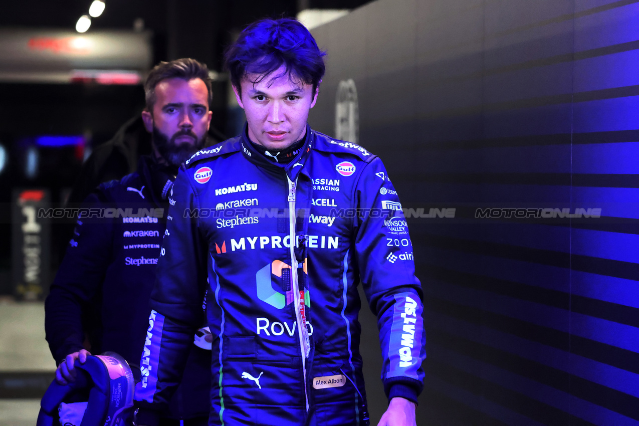 GP LAS VEGAS, Alexander Albon (THA) Atlassian Williams Racing.
21.11.2025. Formula 1 World Championship, Rd 22, Las Vegas Grand Prix, Las Vegas, Nevada, USA, Qualifiche Day.
- www.xpbimages.com, EMail: requests@xpbimages.com © Copyright: Charniaux / XPB Images