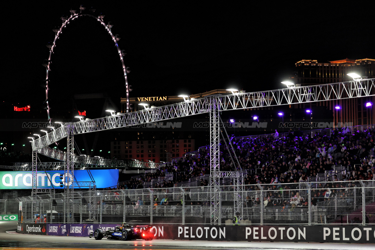 GP LAS VEGAS, Carlos Sainz (ESP) Atlassian Williams Racing FW47.

21.11.2025. Formula 1 World Championship, Rd 22, Las Vegas Grand Prix, Las Vegas, Nevada, USA, Qualifiche Day.

- www.xpbimages.com, EMail: requests@xpbimages.com © Copyright: Bearne / XPB Images