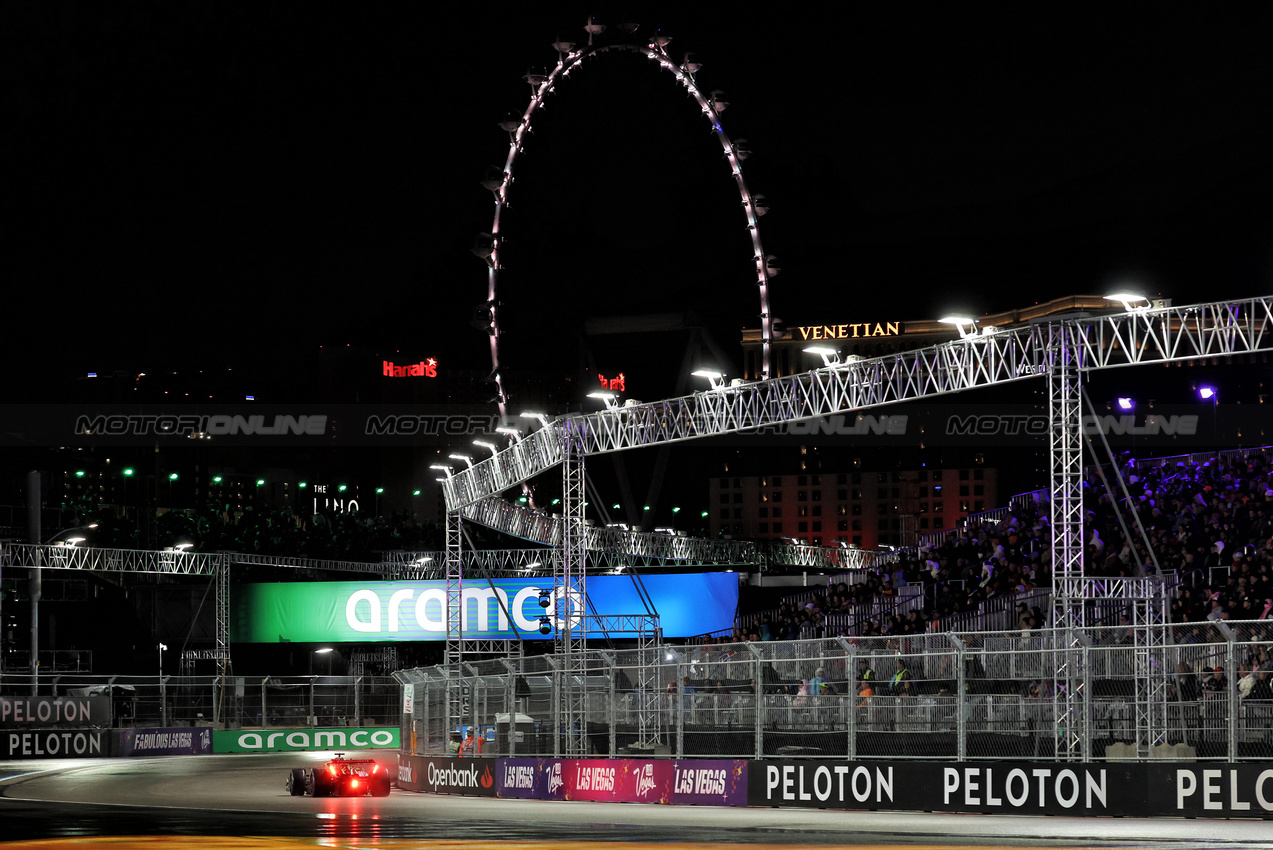 GP LAS VEGAS, Nico Hulkenberg (GER) Sauber C45.

21.11.2025. Formula 1 World Championship, Rd 22, Las Vegas Grand Prix, Las Vegas, Nevada, USA, Qualifiche Day.

- www.xpbimages.com, EMail: requests@xpbimages.com © Copyright: Bearne / XPB Images