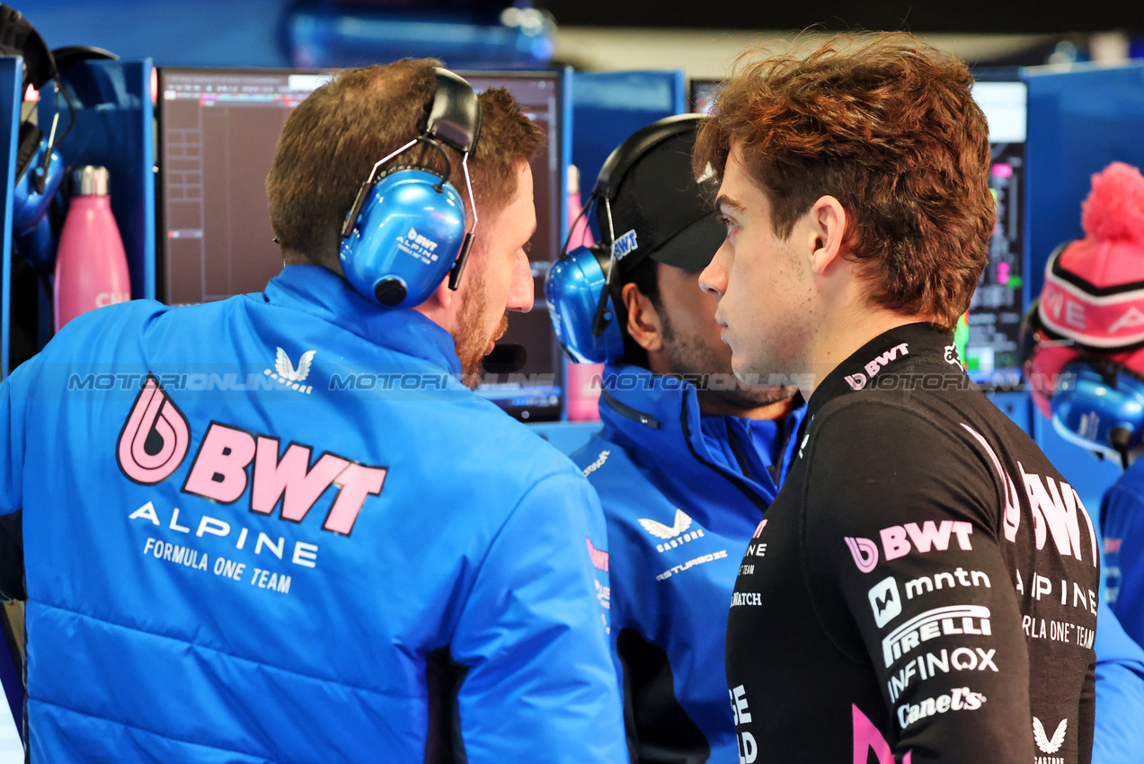 GP LAS VEGAS, Franco Colapinto (ARG) Alpine F1 Team.

21.11.2025. Formula 1 World Championship, Rd 22, Las Vegas Grand Prix, Las Vegas, Nevada, USA, Qualifiche Day.

- www.xpbimages.com, EMail: requests@xpbimages.com © Copyright: Batchelor / XPB Images