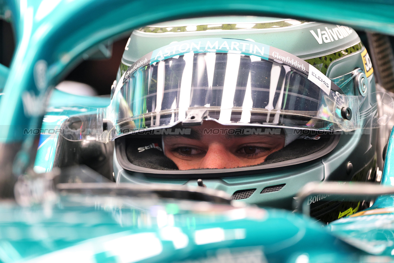GP LAS VEGAS, Lance Stroll (CDN) Aston Martin F1 Team AMR25.

21.11.2025. Formula 1 World Championship, Rd 22, Las Vegas Grand Prix, Las Vegas, Nevada, USA, Qualifiche Day.

- www.xpbimages.com, EMail: requests@xpbimages.com © Copyright: Batchelor / XPB Images