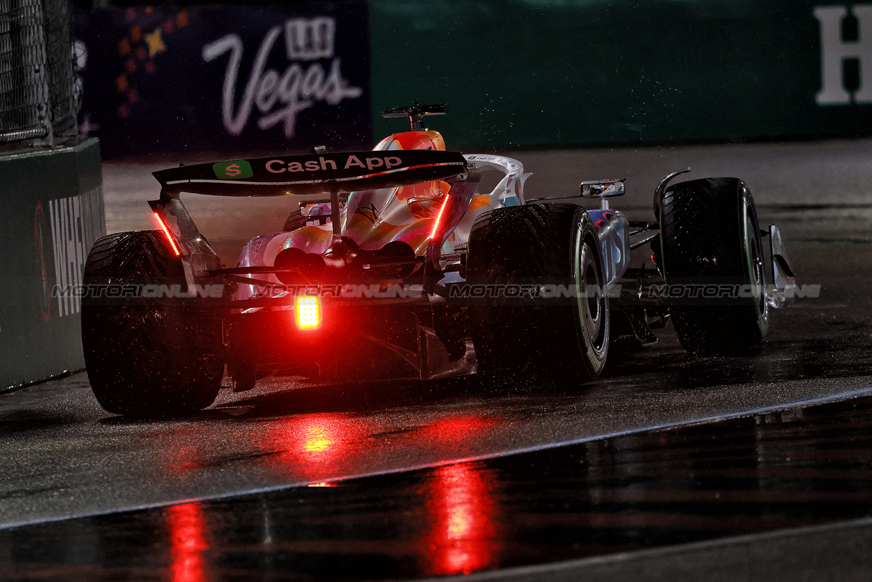 GP LAS VEGAS, Isack Hadjar (FRA) Racing Bulls VCARB 02.
21.11.2025. Formula 1 World Championship, Rd 22, Las Vegas Grand Prix, Las Vegas, Nevada, USA, Qualifiche Day.
- www.xpbimages.com, EMail: requests@xpbimages.com © Copyright: Moy / XPB Images