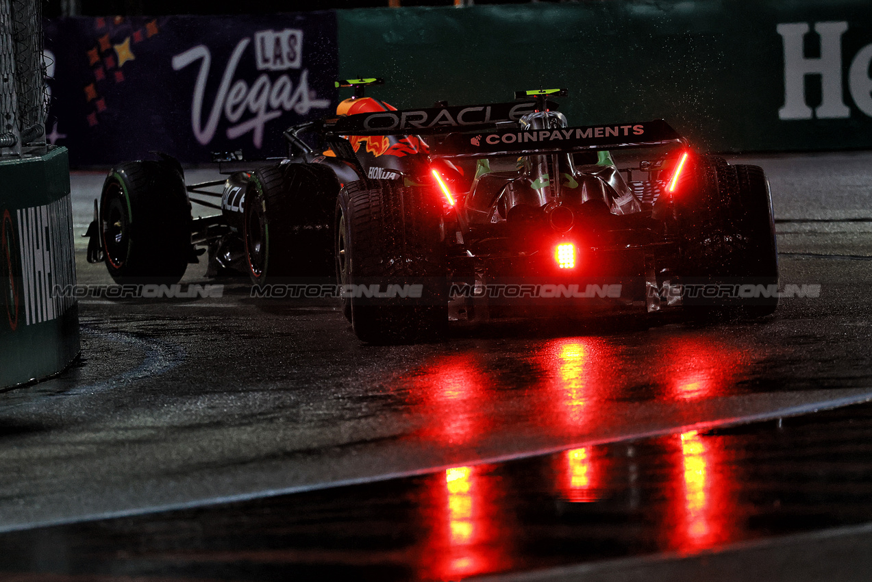 GP LAS VEGAS, Gabriel Bortoleto (BRA) Sauber C45.
21.11.2025. Formula 1 World Championship, Rd 22, Las Vegas Grand Prix, Las Vegas, Nevada, USA, Qualifiche Day.
- www.xpbimages.com, EMail: requests@xpbimages.com © Copyright: Moy / XPB Images