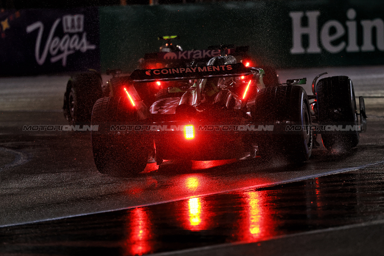 GP LAS VEGAS, Nico Hulkenberg (GER) Sauber C45.

21.11.2025. Formula 1 World Championship, Rd 22, Las Vegas Grand Prix, Las Vegas, Nevada, USA, Qualifiche Day.

- www.xpbimages.com, EMail: requests@xpbimages.com © Copyright: Moy / XPB Images