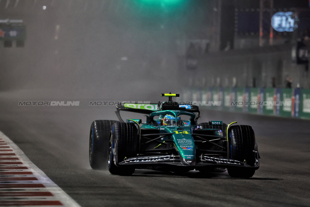 GP LAS VEGAS, Fernando Alonso (ESP) Aston Martin F1 Team AMR25.
21.11.2025. Formula 1 World Championship, Rd 22, Las Vegas Grand Prix, Las Vegas, Nevada, USA, Qualifiche Day.
- www.xpbimages.com, EMail: requests@xpbimages.com © Copyright: Moy / XPB Images