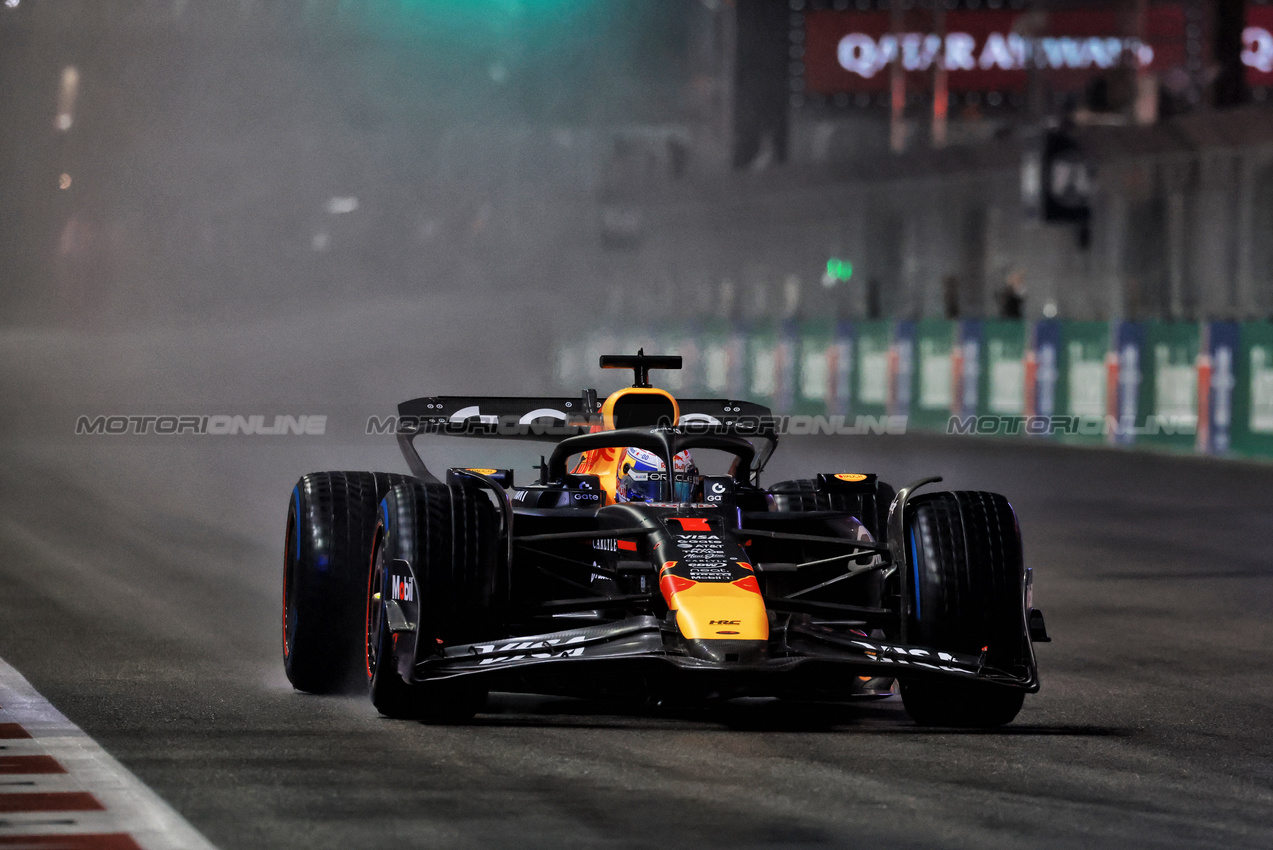 GP LAS VEGAS, Max Verstappen (NLD) Red Bull Racing RB21.
21.11.2025. Formula 1 World Championship, Rd 22, Las Vegas Grand Prix, Las Vegas, Nevada, USA, Qualifiche Day.
- www.xpbimages.com, EMail: requests@xpbimages.com © Copyright: Moy / XPB Images