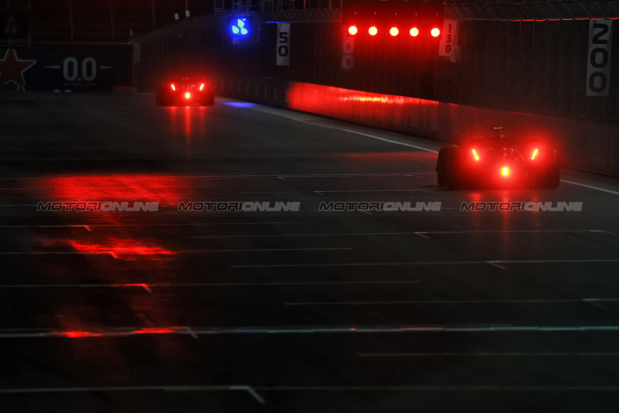 GP LAS VEGAS, Carlos Sainz (ESP) Atlassian Williams Racing FW47.
21.11.2025. Formula 1 World Championship, Rd 22, Las Vegas Grand Prix, Las Vegas, Nevada, USA, Qualifiche Day.
- www.xpbimages.com, EMail: requests@xpbimages.com © Copyright: Moy / XPB Images