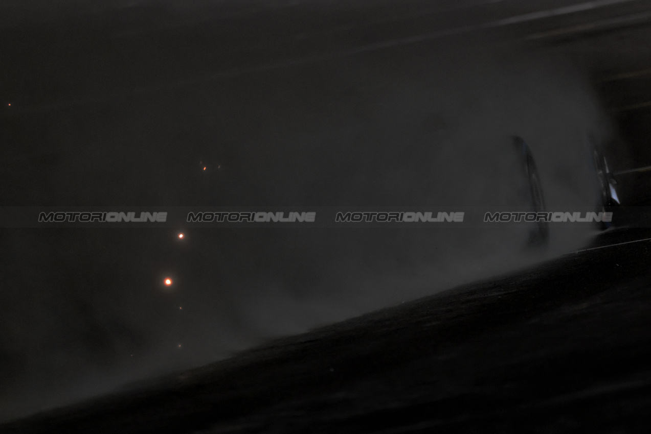 GP LAS VEGAS, A car in the spray during qualifying.
21.11.2025. Formula 1 World Championship, Rd 22, Las Vegas Grand Prix, Las Vegas, Nevada, USA, Qualifiche Day.
- www.xpbimages.com, EMail: requests@xpbimages.com © Copyright: Moy / XPB Images