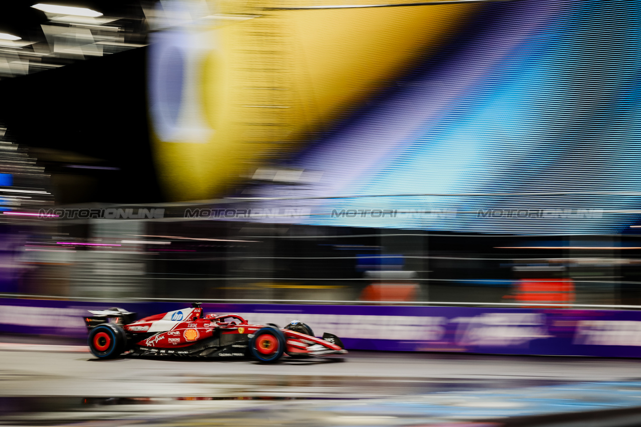 GP LAS VEGAS, Charles Leclerc (MON) Ferrari SF-25.
21.11.2025. Formula 1 World Championship, Rd 22, Las Vegas Grand Prix, Las Vegas, Nevada, USA, Qualifiche Day.
- www.xpbimages.com, EMail: requests@xpbimages.com © Copyright: Patching / XPB Images