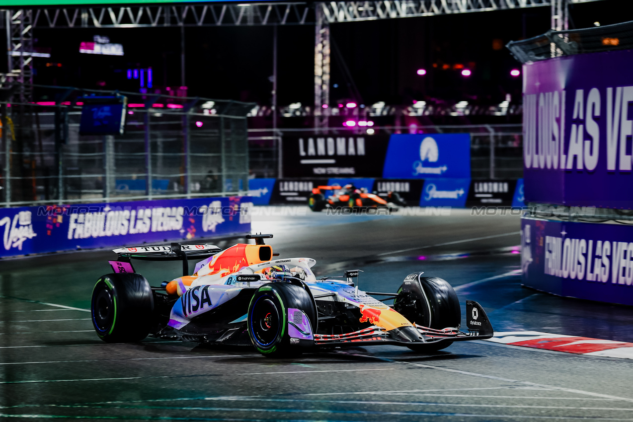 GP LAS VEGAS, Isack Hadjar (FRA) Racing Bulls VCARB 02.
21.11.2025. Formula 1 World Championship, Rd 22, Las Vegas Grand Prix, Las Vegas, Nevada, USA, Qualifiche Day.
- www.xpbimages.com, EMail: requests@xpbimages.com © Copyright: Patching / XPB Images