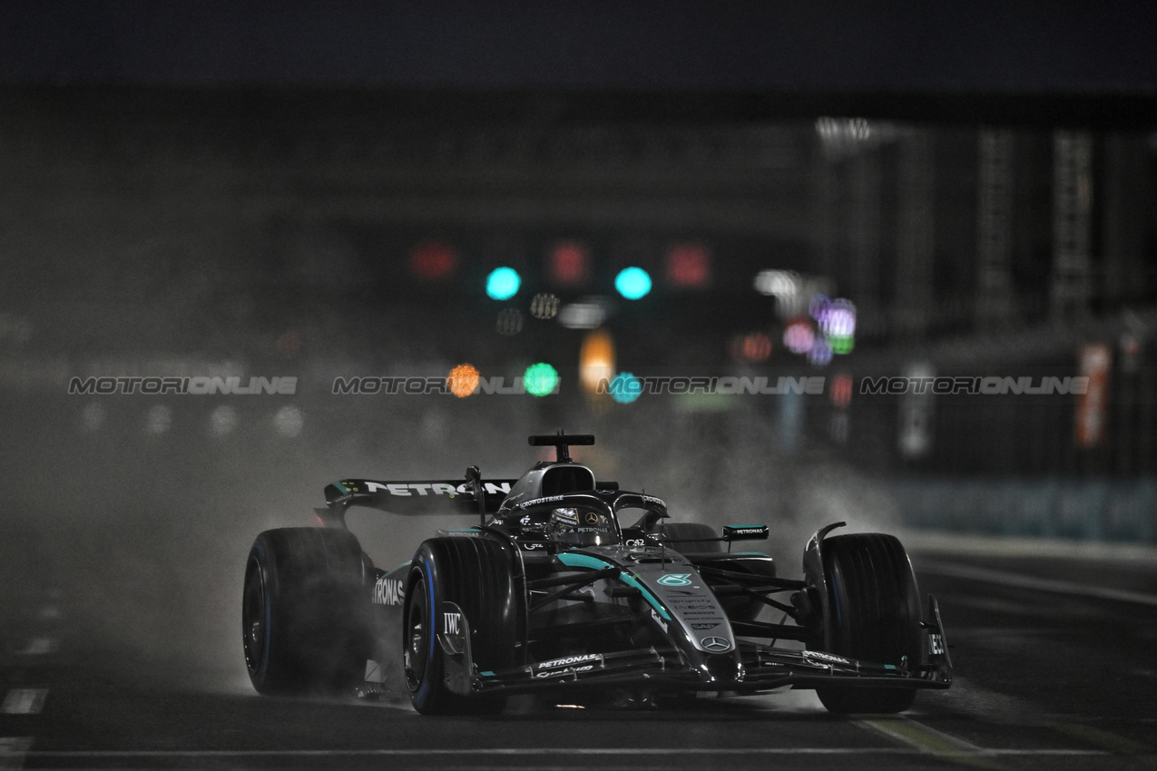 GP LAS VEGAS, George Russell (GBR) Mercedes AMG F1 W16.
21.11.2025. Formula 1 World Championship, Rd 22, Las Vegas Grand Prix, Las Vegas, Nevada, USA, Qualifiche Day.
- www.xpbimages.com, EMail: requests@xpbimages.com © Copyright: Price / XPB Images