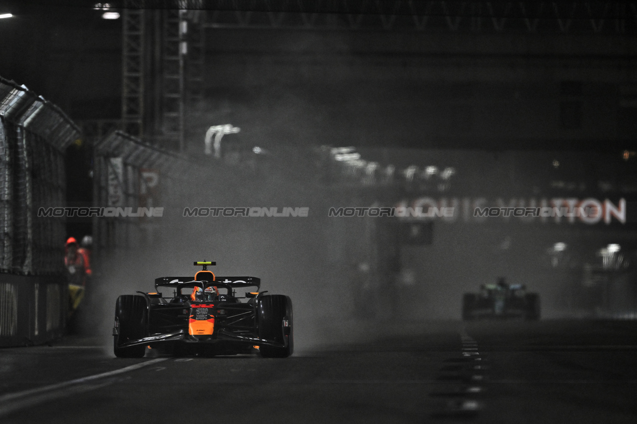 GP LAS VEGAS, Yuki Tsunoda (JPN) Red Bull Racing RB21.
21.11.2025. Formula 1 World Championship, Rd 22, Las Vegas Grand Prix, Las Vegas, Nevada, USA, Qualifiche Day.
- www.xpbimages.com, EMail: requests@xpbimages.com © Copyright: Price / XPB Images