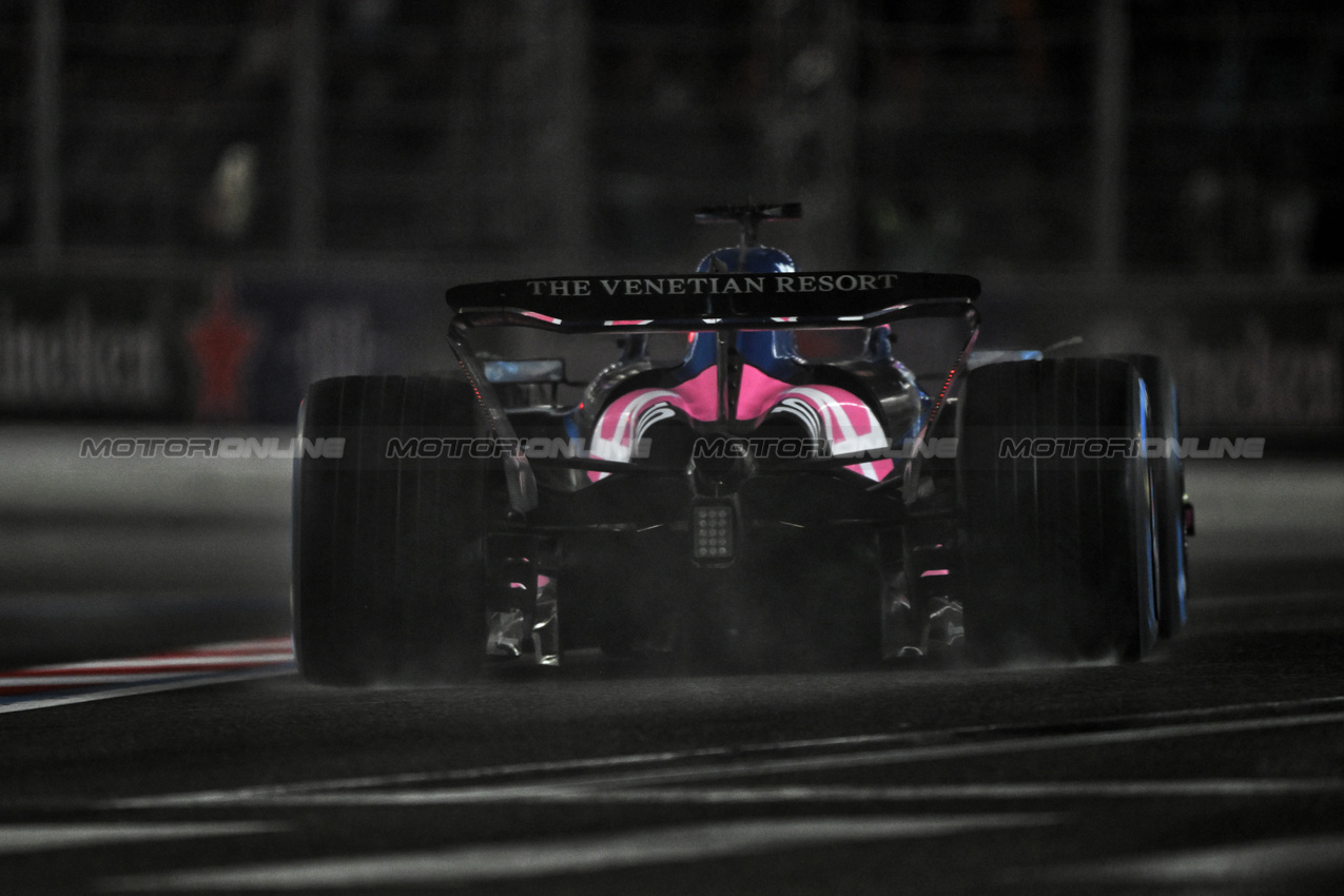 GP LAS VEGAS, Pierre Gasly (FRA) Alpine F1 Team A525.

21.11.2025. Formula 1 World Championship, Rd 22, Las Vegas Grand Prix, Las Vegas, Nevada, USA, Qualifiche Day.

- www.xpbimages.com, EMail: requests@xpbimages.com © Copyright: Price	/ XPB Images