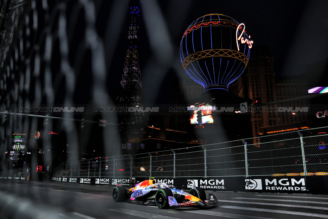 GP LAS VEGAS, Liam Lawson (NZL) Racing Bulls VCARB 02.

21.11.2025. Formula 1 World Championship, Rd 22, Las Vegas Grand Prix, Las Vegas, Nevada, USA, Qualifiche Day.

- www.xpbimages.com, EMail: requests@xpbimages.com © Copyright: Bearne / XPB Images