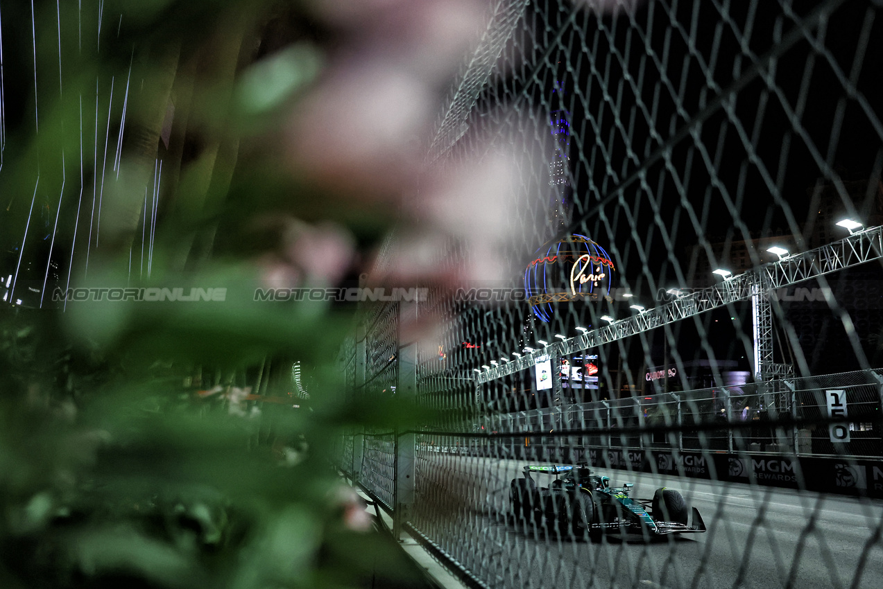 GP LAS VEGAS, Lance Stroll (CDN) Aston Martin F1 Team AMR25.

21.11.2025. Formula 1 World Championship, Rd 22, Las Vegas Grand Prix, Las Vegas, Nevada, USA, Qualifiche Day.

- www.xpbimages.com, EMail: requests@xpbimages.com © Copyright: Bearne / XPB Images