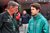 GP LAS VEGAS, (L to R): Graeme Lowdon (GBR) Cadillac Formula 1 Team, Team Principal with Felipe Drugovich (BRA) Aston Martin F1 Team, Reserve e Development Programme Driver.
21.11.2025. Formula 1 World Championship, Rd 22, Las Vegas Grand Prix, Las Vegas, Nevada, USA, Qualifiche Day.
- www.xpbimages.com, EMail: requests@xpbimages.com © Copyright: Batchelor / XPB Images