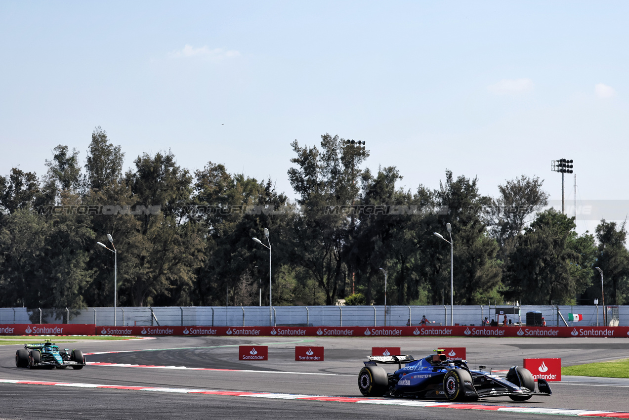 GP MESSICO, Carlos Sainz (ESP) Atlassian Williams Racing FW47.
26.10.2025. Formula 1 World Championship, Rd 20, Mexican Grand Prix, Mexico City, Mexico, Gara Day.
- www.xpbimages.com, EMail: requests@xpbimages.com © Copyright: Bearne / XPB Images