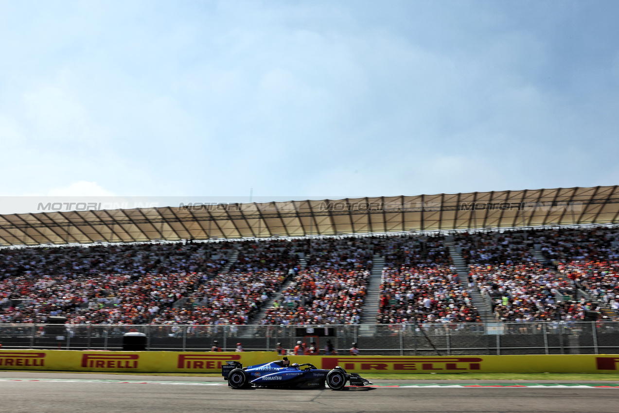 GP MESSICO, Alexander Albon (THA) Atlassian Williams Racing FW47.
26.10.2025. Formula 1 World Championship, Rd 20, Mexican Grand Prix, Mexico City, Mexico, Gara Day.
- www.xpbimages.com, EMail: requests@xpbimages.com © Copyright: Bearne / XPB Images