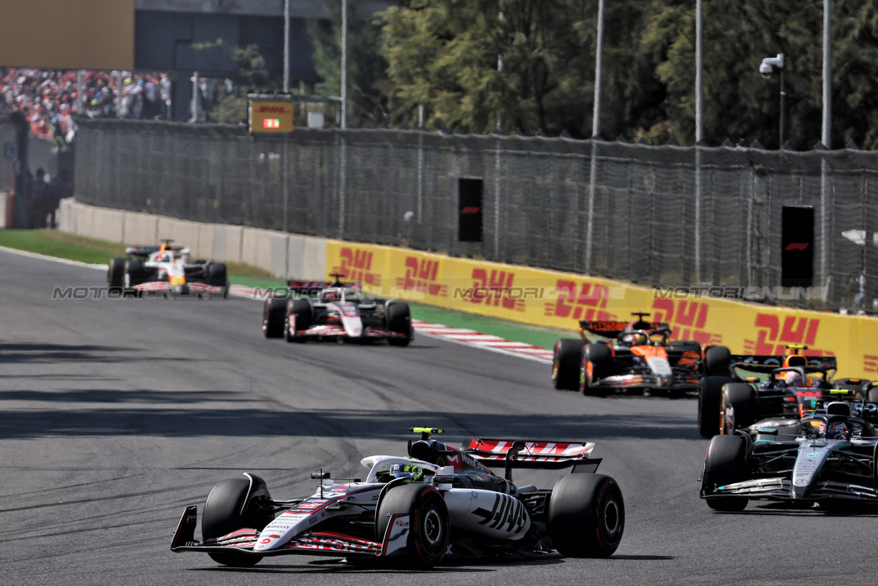 GP MESSICO, Oliver Bearman (GBR) Haas VF-25.

26.10.2025. Formula 1 World Championship, Rd 20, Mexican Grand Prix, Mexico City, Mexico, Gara Day.

- www.xpbimages.com, EMail: requests@xpbimages.com © Copyright: Batchelor / XPB Images