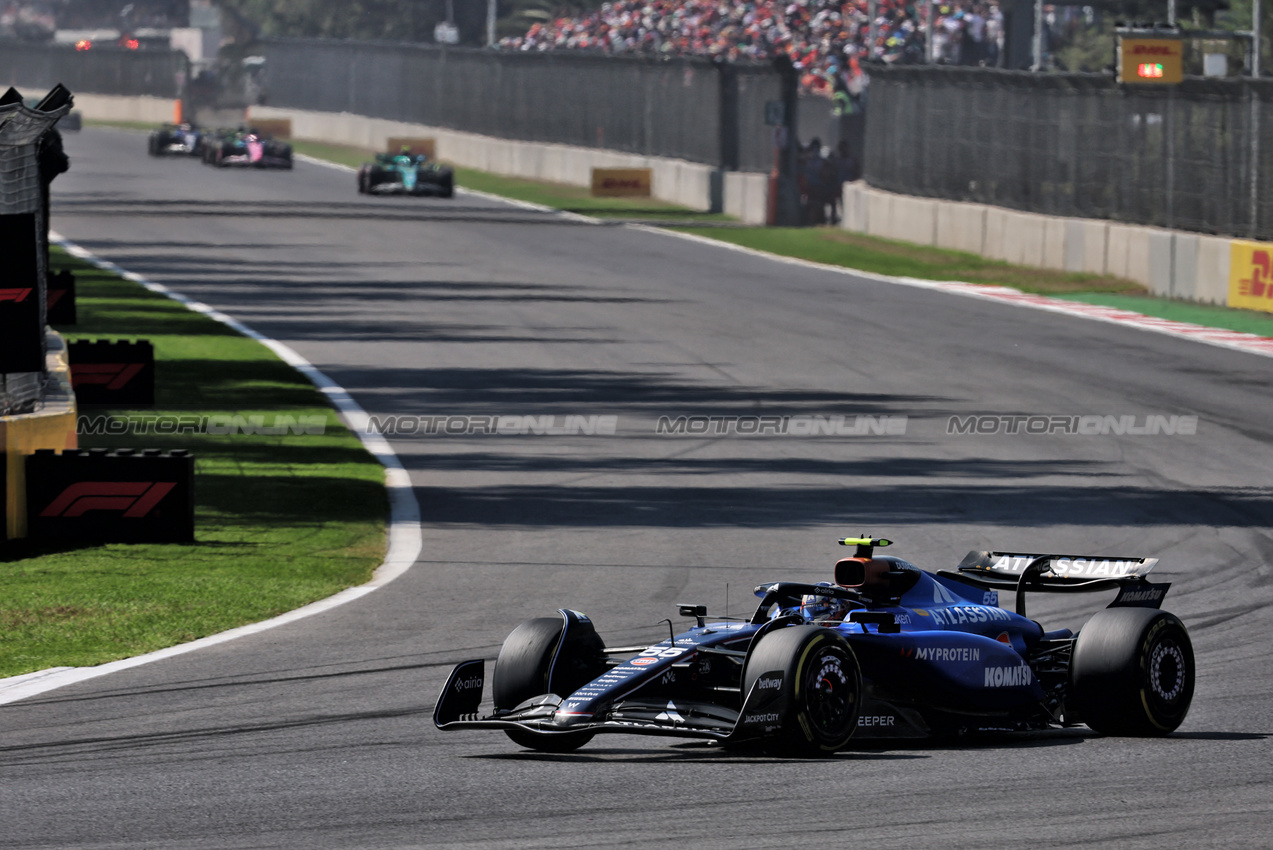 GP MESSICO, Carlos Sainz (ESP) Atlassian Williams Racing FW47.
26.10.2025. Formula 1 World Championship, Rd 20, Mexican Grand Prix, Mexico City, Mexico, Gara Day.
- www.xpbimages.com, EMail: requests@xpbimages.com © Copyright: Batchelor / XPB Images