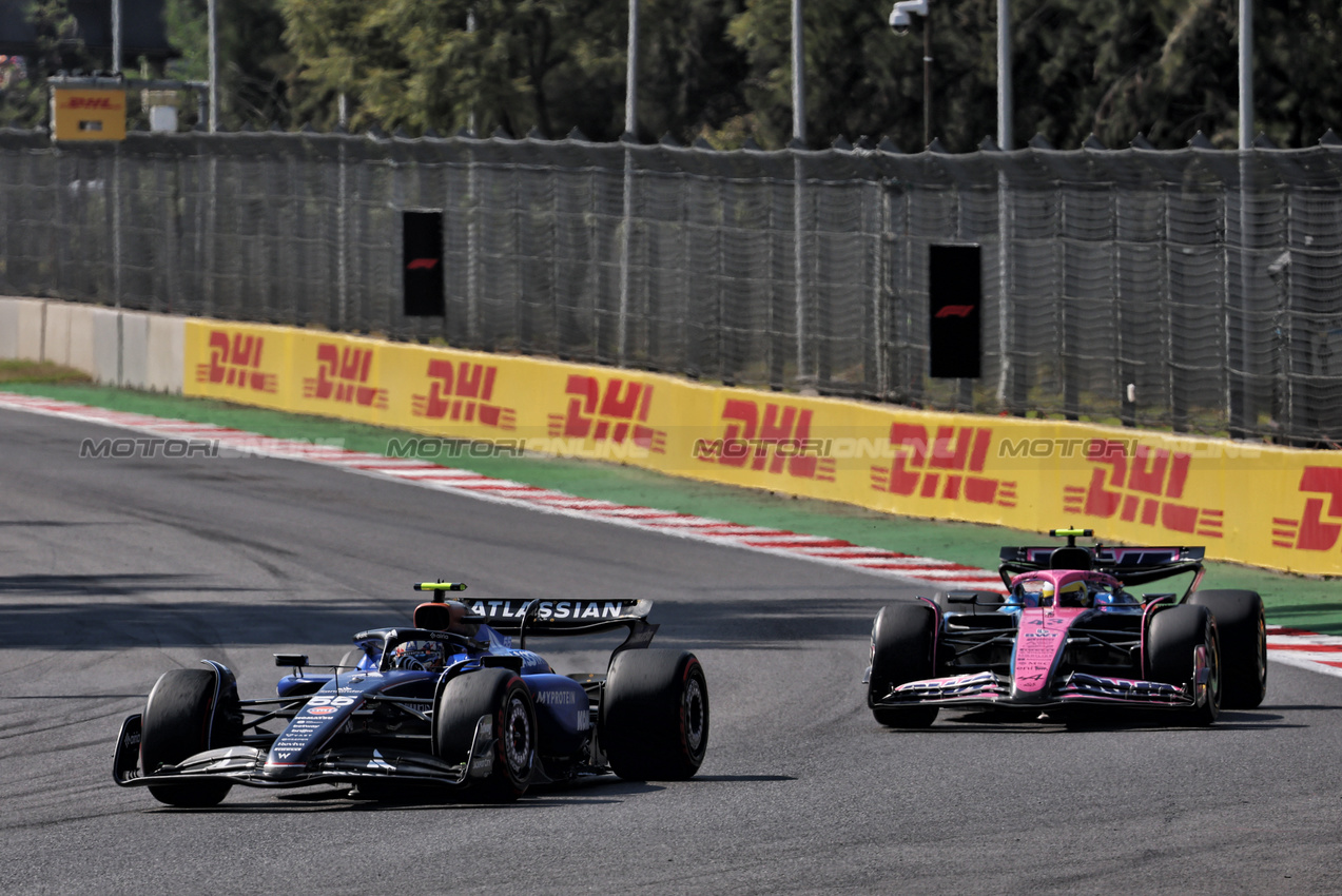 GP MESSICO, Carlos Sainz (ESP) Atlassian Williams Racing FW47.
26.10.2025. Formula 1 World Championship, Rd 20, Mexican Grand Prix, Mexico City, Mexico, Gara Day.
- www.xpbimages.com, EMail: requests@xpbimages.com © Copyright: Batchelor / XPB Images