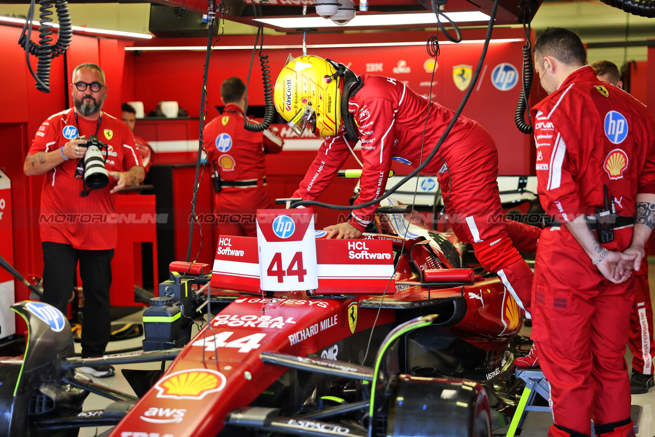 GP MESSICO, Charles Leclerc (MON) Ferrari SF-25 on the grid.
26.10.2025. Formula 1 World Championship, Rd 20, Mexican Grand Prix, Mexico City, Mexico, Gara Day.
- www.xpbimages.com, EMail: requests@xpbimages.com © Copyright: Bearne / XPB Images