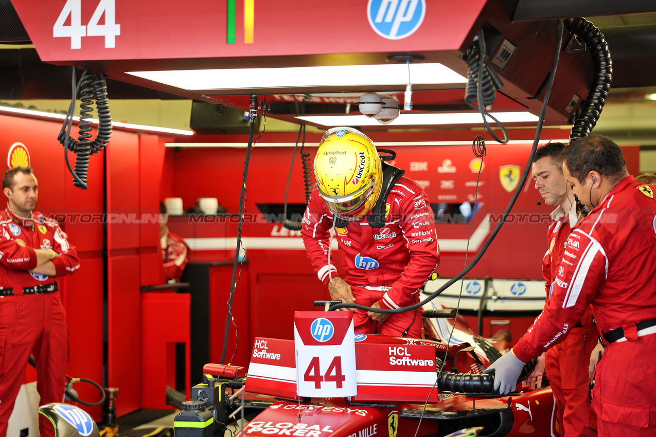 GP MESSICO, Charles Leclerc (MON) Ferrari SF-25 on the grid.
26.10.2025. Formula 1 World Championship, Rd 20, Mexican Grand Prix, Mexico City, Mexico, Gara Day.
- www.xpbimages.com, EMail: requests@xpbimages.com © Copyright: Bearne / XPB Images