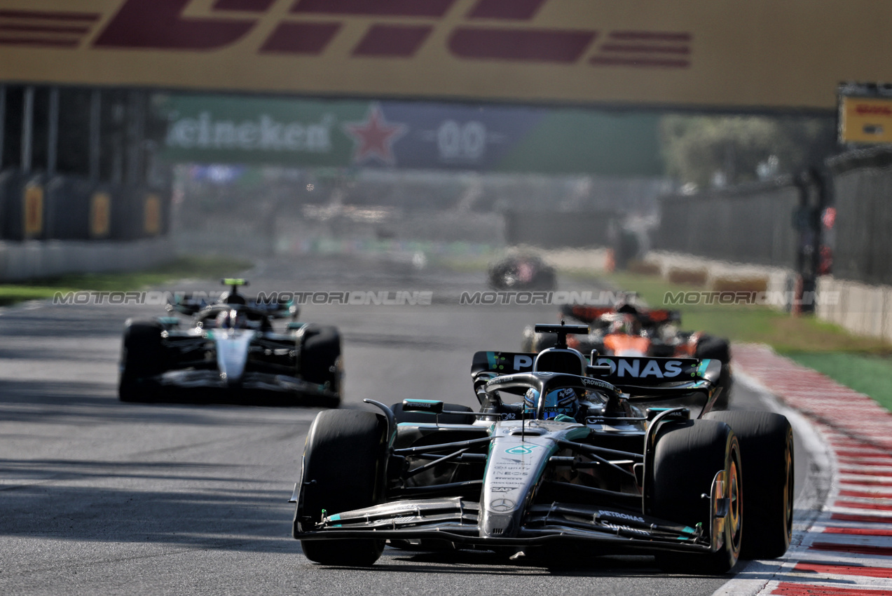 GP MESSICO, George Russell (GBR) Mercedes AMG F1 W16.
26.10.2025. Formula 1 World Championship, Rd 20, Mexican Grand Prix, Mexico City, Mexico, Gara Day.
- www.xpbimages.com, EMail: requests@xpbimages.com © Copyright: Batchelor / XPB Images