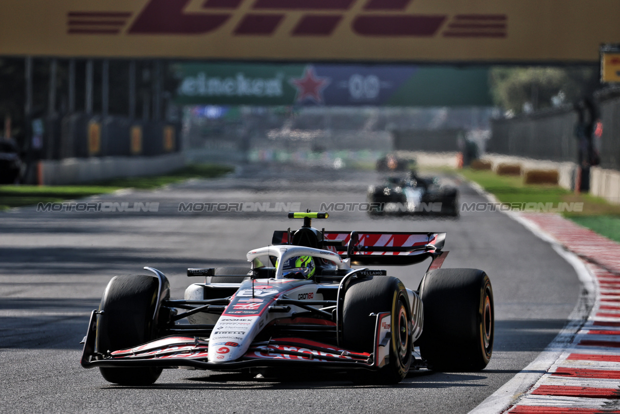 GP MESSICO, Oliver Bearman (GBR) Haas VF-25.
26.10.2025. Formula 1 World Championship, Rd 20, Mexican Grand Prix, Mexico City, Mexico, Gara Day.
- www.xpbimages.com, EMail: requests@xpbimages.com © Copyright: Batchelor / XPB Images