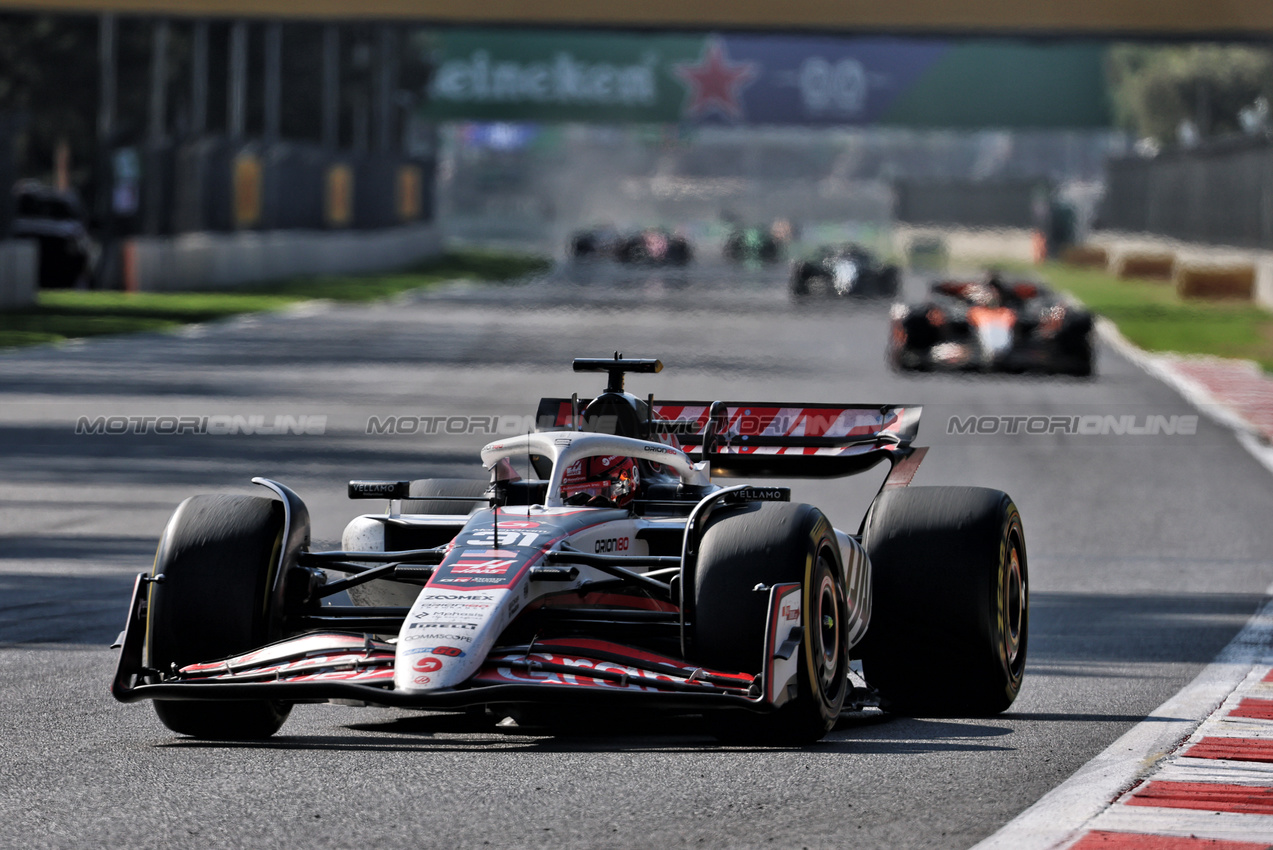 GP MESSICO, Esteban Ocon (FRA) Haas VF-25.

26.10.2025. Formula 1 World Championship, Rd 20, Mexican Grand Prix, Mexico City, Mexico, Gara Day.

- www.xpbimages.com, EMail: requests@xpbimages.com © Copyright: Batchelor / XPB Images