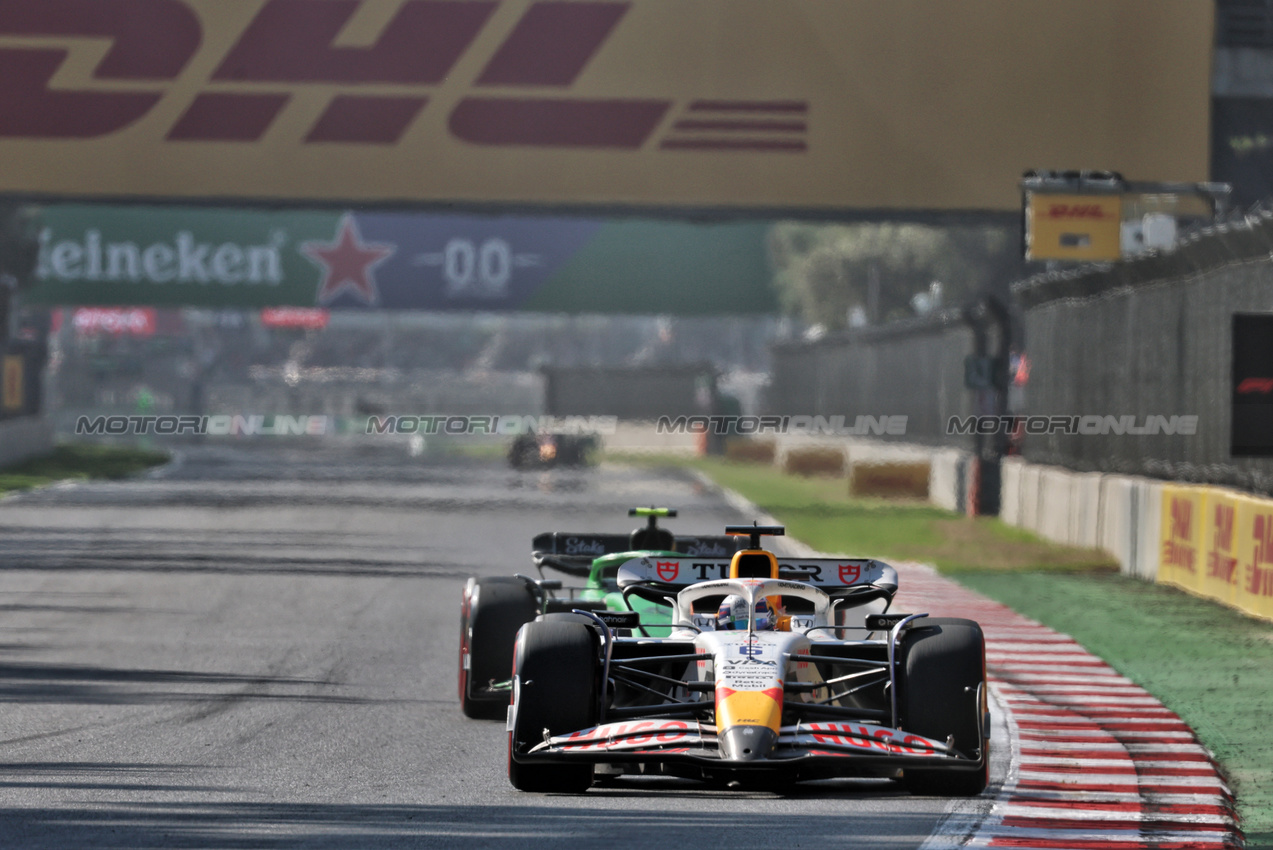 GP MESSICO, Isack Hadjar (FRA) Racing Bulls VCARB 02.

26.10.2025. Formula 1 World Championship, Rd 20, Mexican Grand Prix, Mexico City, Mexico, Gara Day.

- www.xpbimages.com, EMail: requests@xpbimages.com © Copyright: Batchelor / XPB Images