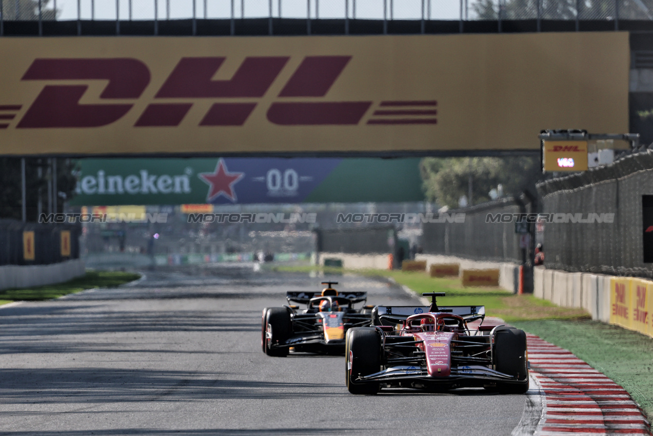 GP MESSICO, Charles Leclerc (MON) Ferrari SF-25.
26.10.2025. Formula 1 World Championship, Rd 20, Mexican Grand Prix, Mexico City, Mexico, Gara Day.
- www.xpbimages.com, EMail: requests@xpbimages.com © Copyright: Batchelor / XPB Images
