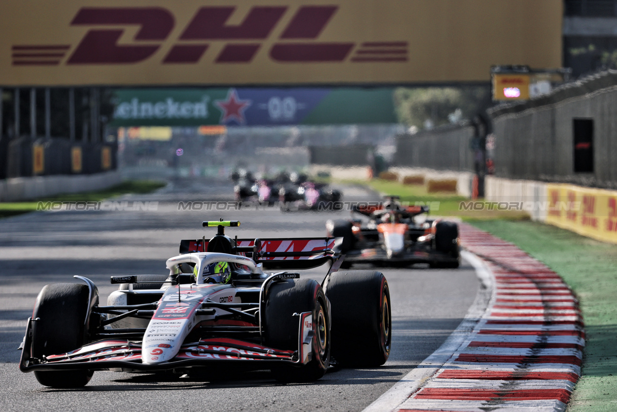 GP MESSICO, Oliver Bearman (GBR) Haas VF-25.
26.10.2025. Formula 1 World Championship, Rd 20, Mexican Grand Prix, Mexico City, Mexico, Gara Day.
- www.xpbimages.com, EMail: requests@xpbimages.com © Copyright: Batchelor / XPB Images