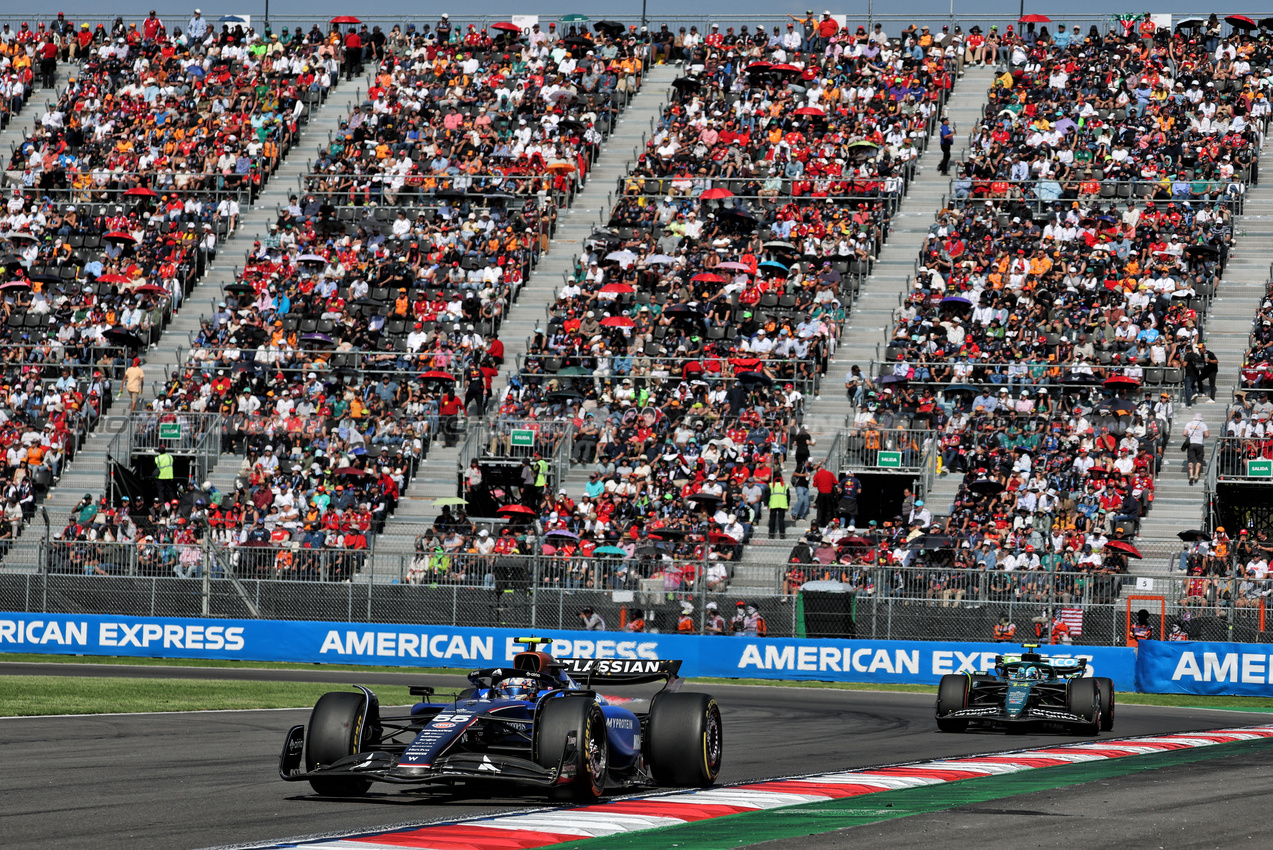 GP MESSICO, Carlos Sainz (ESP) Atlassian Williams Racing FW47.
26.10.2025. Formula 1 World Championship, Rd 20, Mexican Grand Prix, Mexico City, Mexico, Gara Day.
- www.xpbimages.com, EMail: requests@xpbimages.com © Copyright: Moy / XPB Images