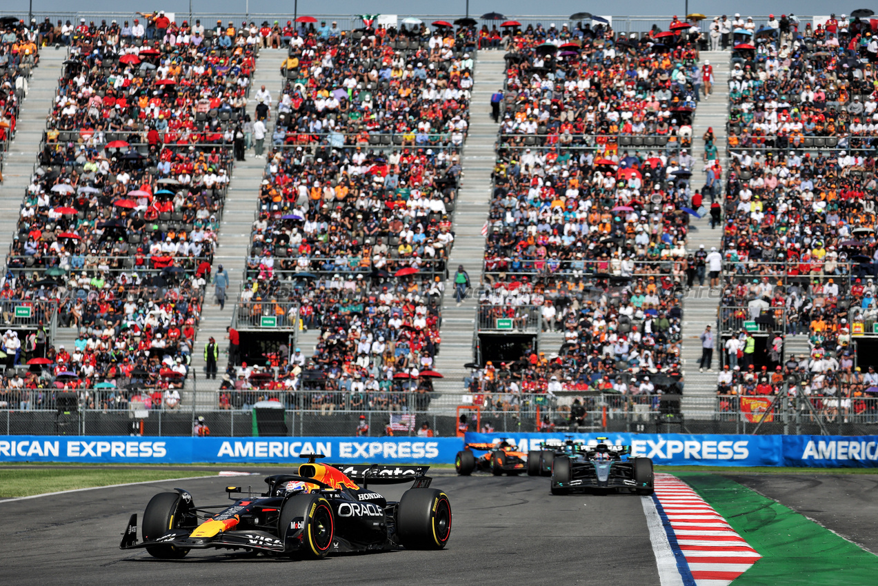GP MESSICO, Max Verstappen (NLD) Red Bull Racing RB21.

26.10.2025. Formula 1 World Championship, Rd 20, Mexican Grand Prix, Mexico City, Mexico, Gara Day.

- www.xpbimages.com, EMail: requests@xpbimages.com © Copyright: Moy / XPB Images