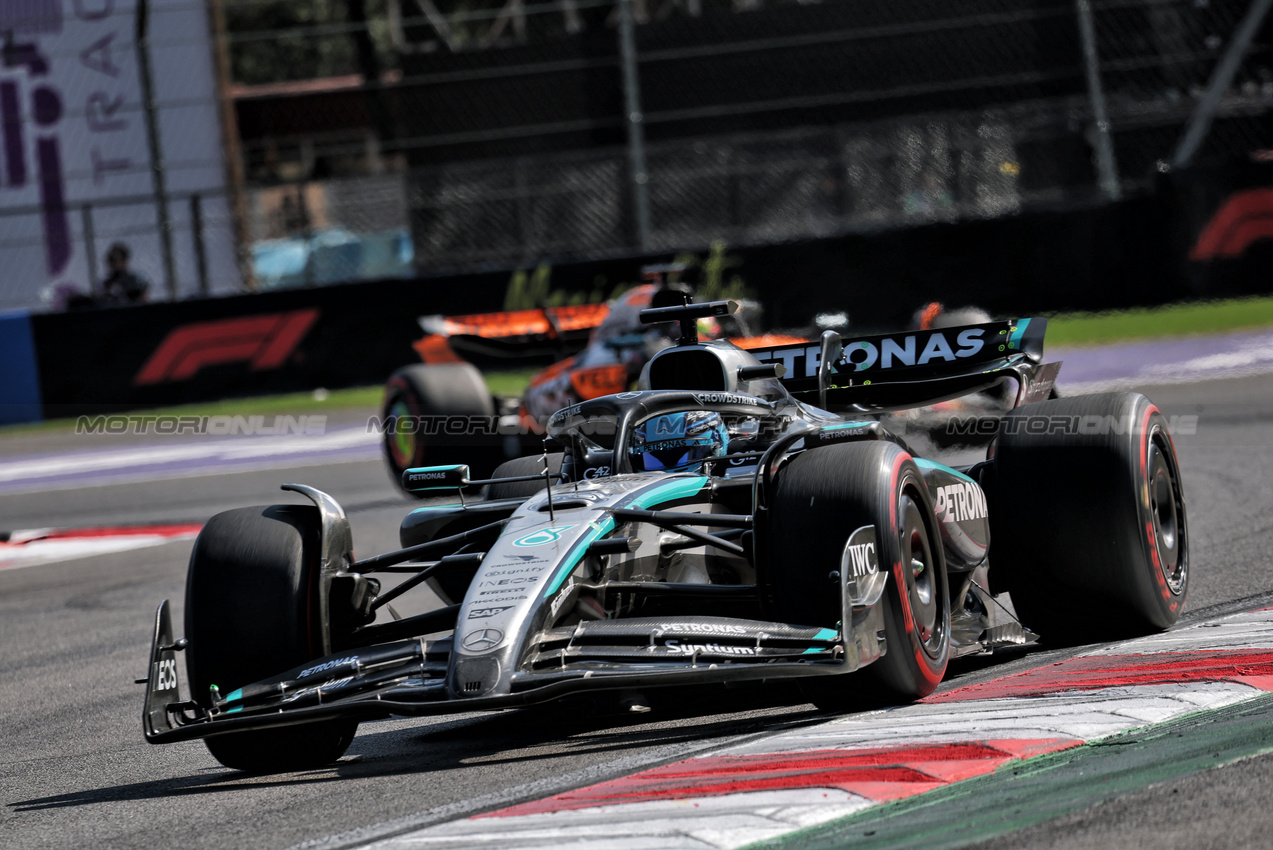 GP MESSICO, George Russell (GBR) Mercedes AMG F1 W16.

26.10.2025. Formula 1 World Championship, Rd 20, Mexican Grand Prix, Mexico City, Mexico, Gara Day.

- www.xpbimages.com, EMail: requests@xpbimages.com © Copyright: Moy / XPB Images