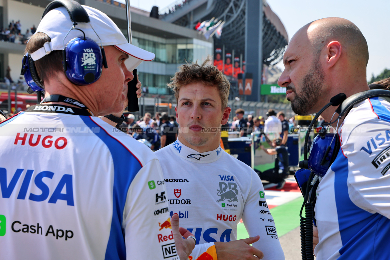 GP MESSICO, Liam Lawson (NZL) Racing Bulls on the grid.
26.10.2025. Formula 1 World Championship, Rd 20, Mexican Grand Prix, Mexico City, Mexico, Gara Day.
- www.xpbimages.com, EMail: requests@xpbimages.com © Copyright: Batchelor / XPB Images