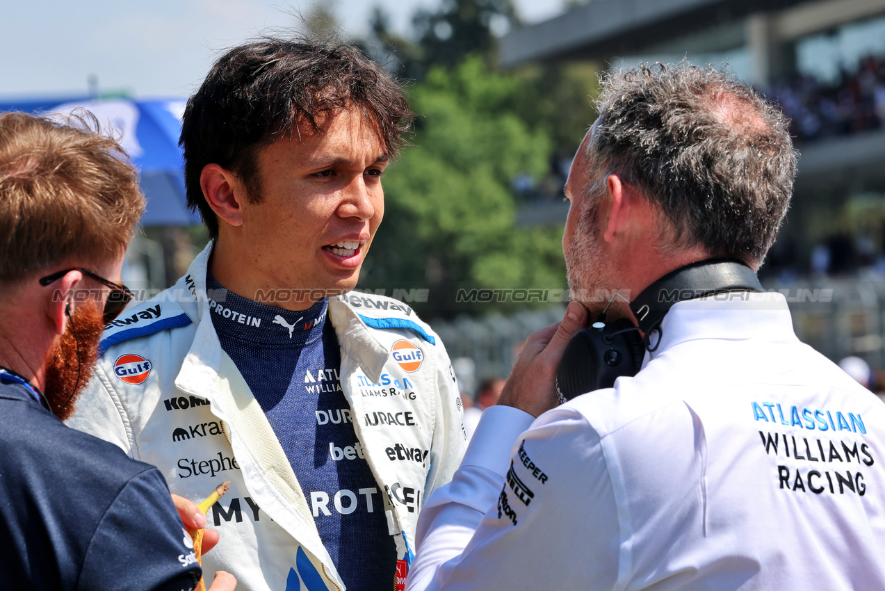 GP MESSICO, Alexander Albon (THA) Atlassian Williams Racing on the grid.
26.10.2025. Formula 1 World Championship, Rd 20, Mexican Grand Prix, Mexico City, Mexico, Gara Day.
- www.xpbimages.com, EMail: requests@xpbimages.com © Copyright: Batchelor / XPB Images