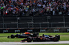 GP MESSICO, Max Verstappen (NLD) Red Bull Racing RB21 e Lewis Hamilton (GBR) Ferrari SF-25 battle for position.

26.10.2025. Formula 1 World Championship, Rd 20, Mexican Grand Prix, Mexico City, Mexico, Gara Day.

- www.xpbimages.com, EMail: requests@xpbimages.com © Copyright: Batchelor / XPB Images