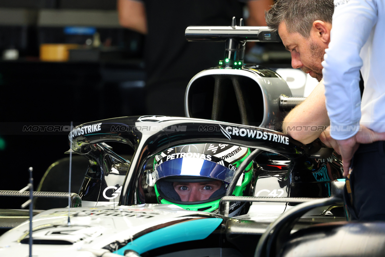 GP MESSICO, Frederik Vesti (DEN) Mercedes AMG F1 W16 Reserve Driver.
23.10.2025. Formula 1 World Championship, Rd 20, Mexican Grand Prix, Mexico City, Mexico, Preparation Day.
- www.xpbimages.com, EMail: requests@xpbimages.com © Copyright: Charniaux / XPB Images