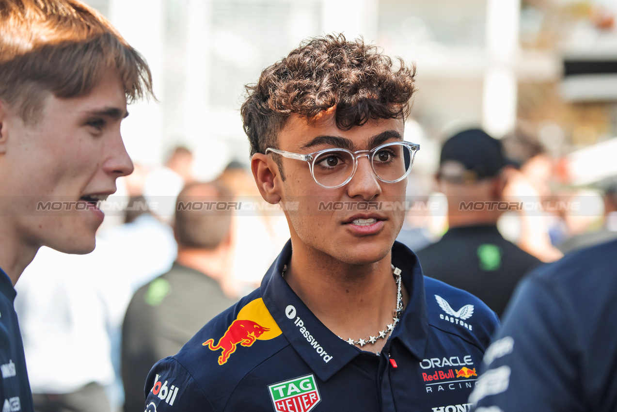 GP MESSICO, Arvid Lindblad (GBR) Red Bull Junior Driver.
23.10.2025. Formula 1 World Championship, Rd 20, Mexican Grand Prix, Mexico City, Mexico, Preparation Day.
- www.xpbimages.com, EMail: requests@xpbimages.com © Copyright: Bearne / XPB Images