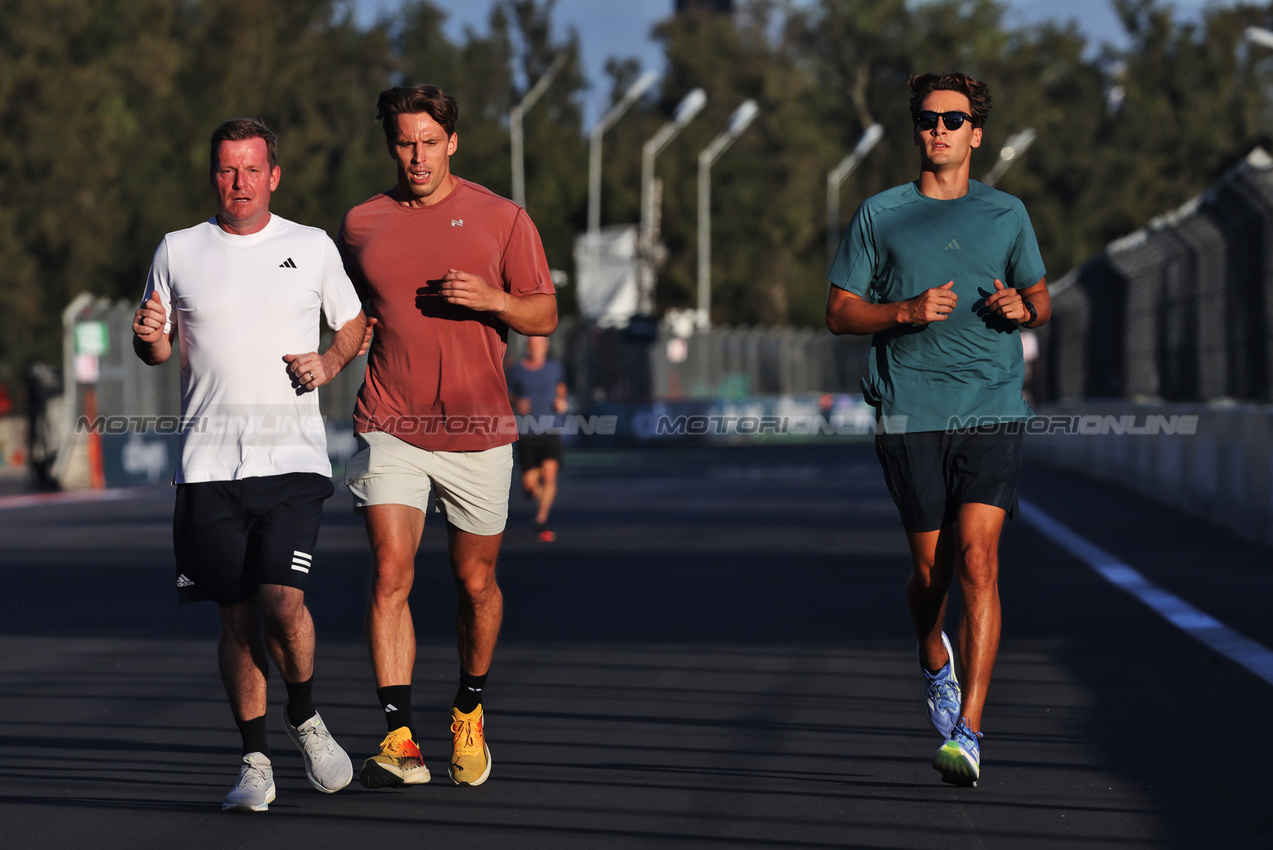 GP MESSICO, George Russell (GBR) Mercedes AMG F1 runs the circuit.

23.10.2025. Formula 1 World Championship, Rd 20, Mexican Grand Prix, Mexico City, Mexico, Preparation Day.

- www.xpbimages.com, EMail: requests@xpbimages.com © Copyright: Bearne / XPB Images