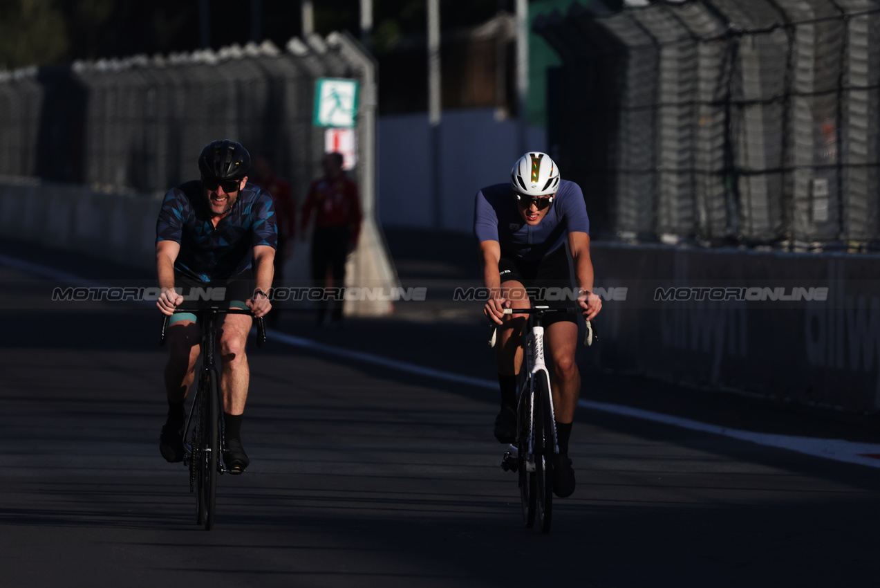 GP MESSICO, Oliver Bearman (GBR) Haas F1 Team rides the circuit.
23.10.2025. Formula 1 World Championship, Rd 20, Mexican Grand Prix, Mexico City, Mexico, Preparation Day.
- www.xpbimages.com, EMail: requests@xpbimages.com © Copyright: Bearne / XPB Images