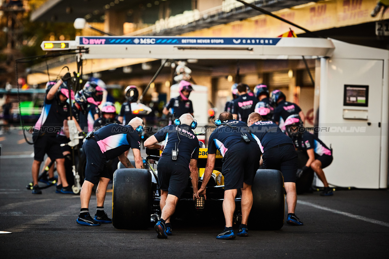 GP MESSICO, Alpine F1 Team practices a pit stop.

23.10.2025. Formula 1 World Championship, Rd 20, Mexican Grand Prix, Mexico City, Mexico, Preparation Day.

- www.xpbimages.com, EMail: requests@xpbimages.com © Copyright: XPB Images