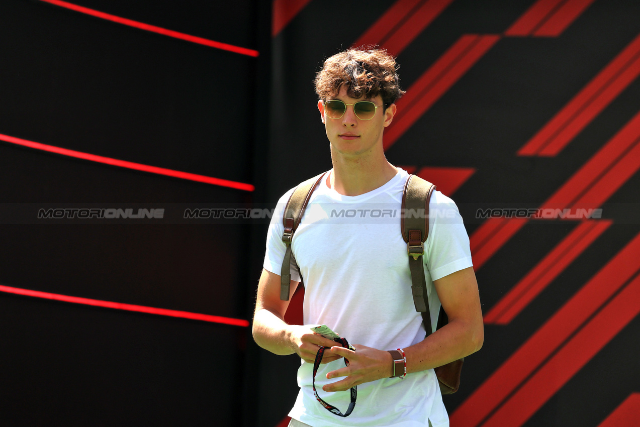 GP MESSICO, Oliver Bearman (GBR) Haas F1 Team.

23.10.2025. Formula 1 World Championship, Rd 20, Mexican Grand Prix, Mexico City, Mexico, Preparation Day.

- www.xpbimages.com, EMail: requests@xpbimages.com © Copyright: Moy / XPB Images