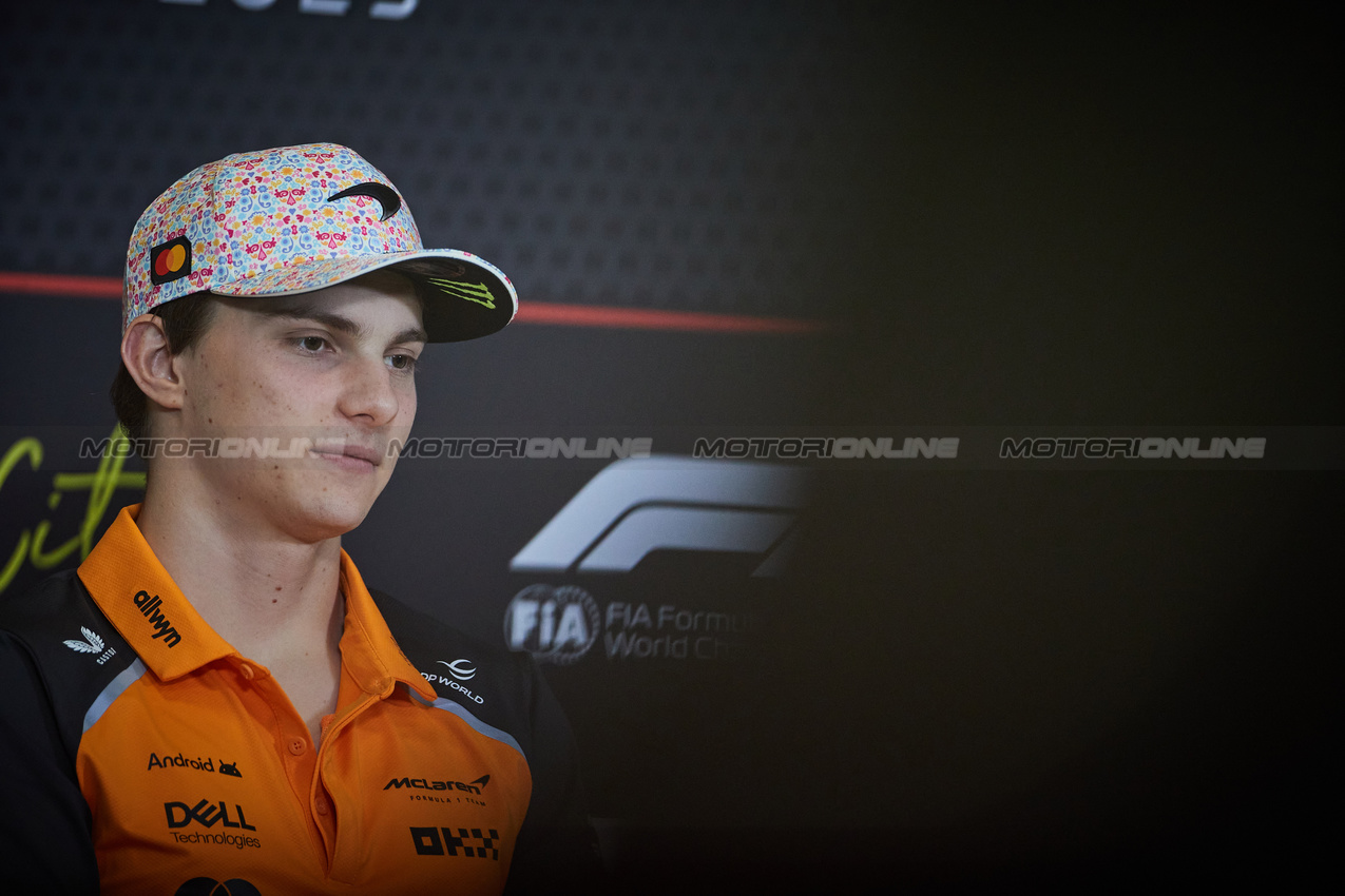 GP MESSICO, Oscar Piastri (AUS) McLaren in the FIA Press Conference.

23.10.2025. Formula 1 World Championship, Rd 20, Mexican Grand Prix, Mexico City, Mexico, Preparation Day.

- www.xpbimages.com, EMail: requests@xpbimages.com © Copyright: XPB Images
