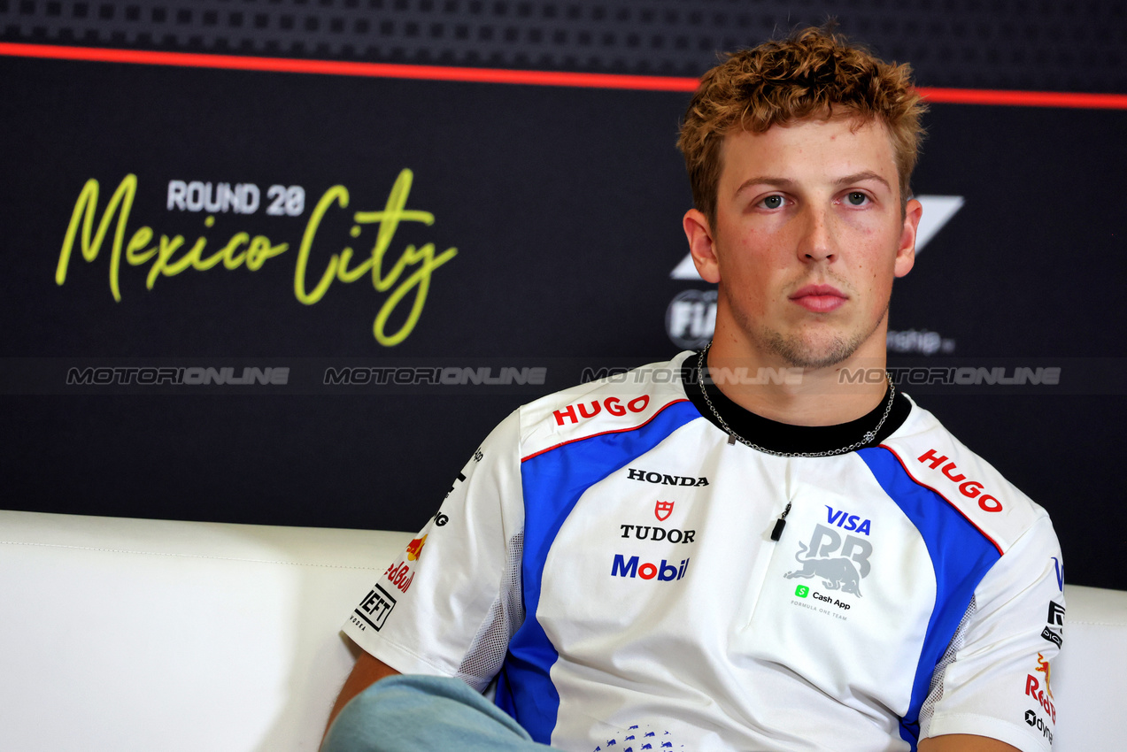 GP MESSICO, Liam Lawson (NZL) Racing Bulls in the FIA Press Conference.
23.10.2025. Formula 1 World Championship, Rd 20, Mexican Grand Prix, Mexico City, Mexico, Preparation Day.
- www.xpbimages.com, EMail: requests@xpbimages.com © Copyright: Bearne / XPB Images